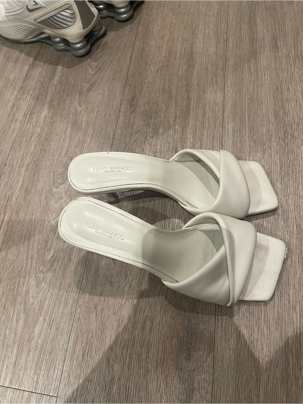 Tony Bianco Alexa Dove Nappa Mule Heels โ US 5.5 - Picture 4 of 7